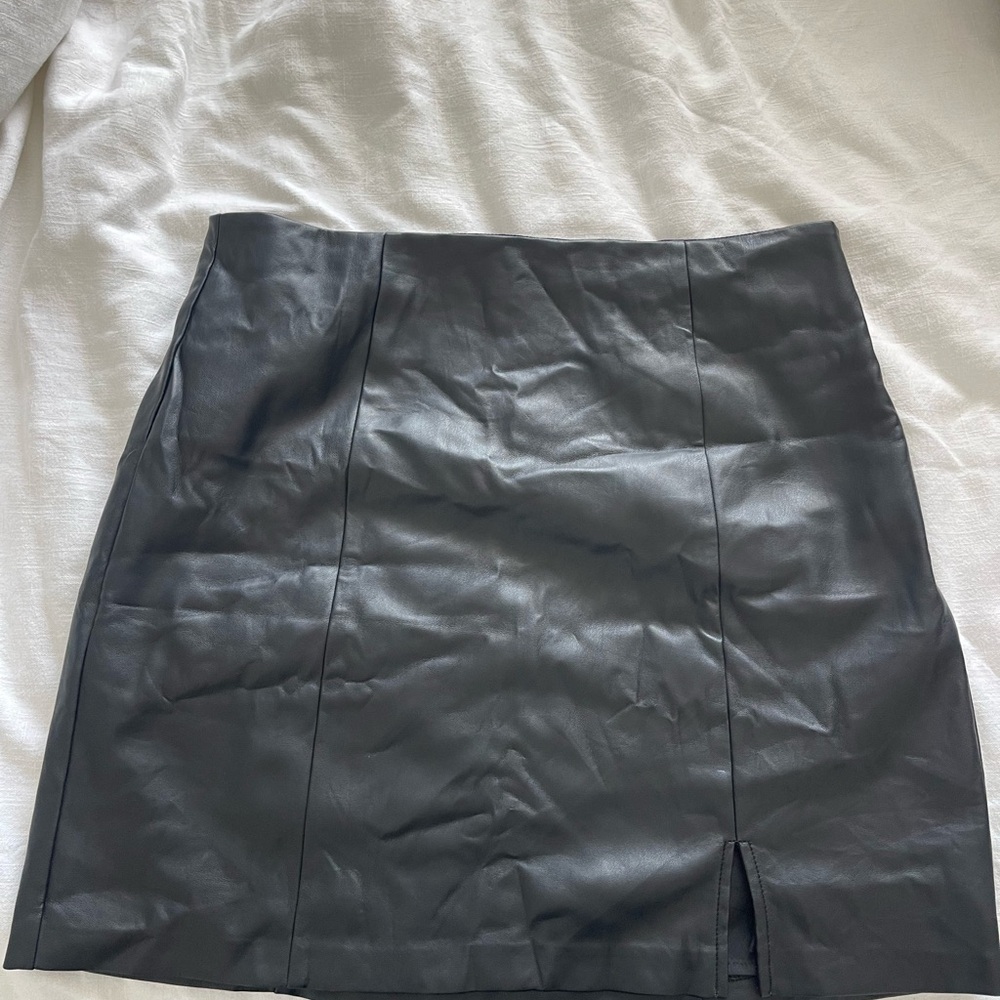 Elegant Black Leather Skirt